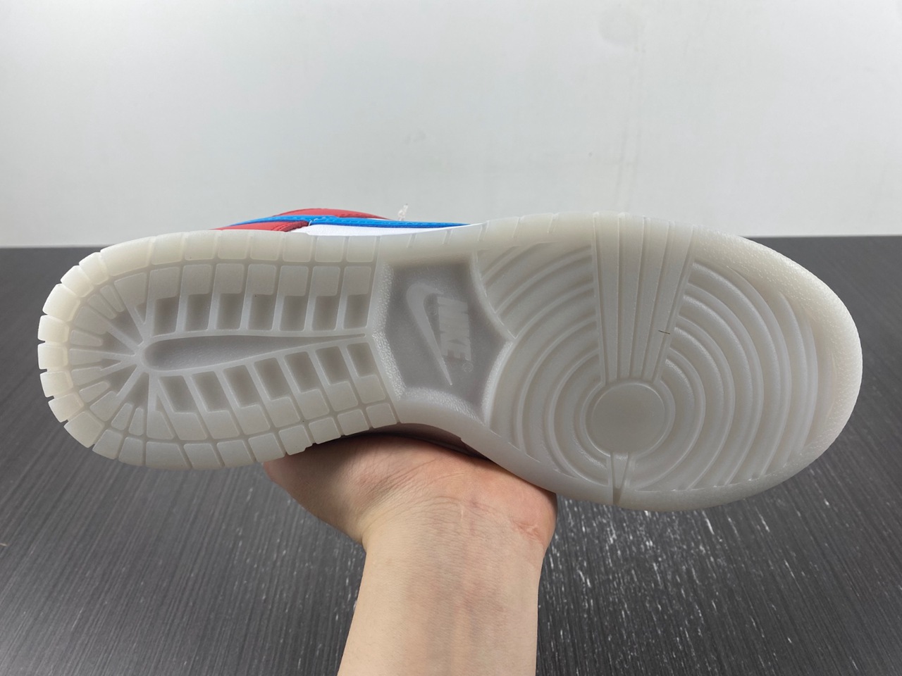 LeBron James x Nike Dunk Low ??Fruity Pebbles DH8009-600